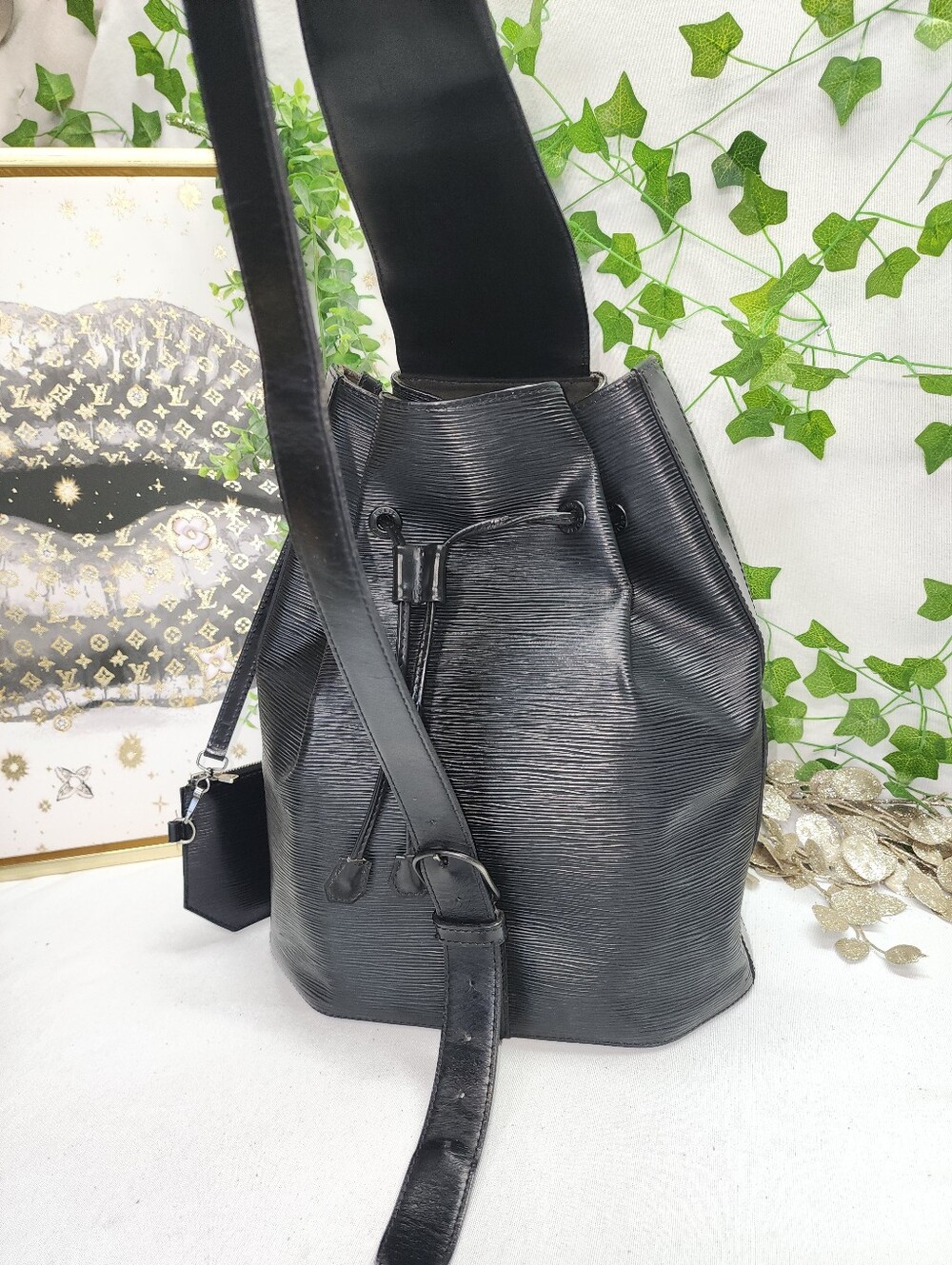 Louis Vuitton Vintage Epi Sac a Dos Drawstring Bag Black WITH COA - Picture 2 of 16
